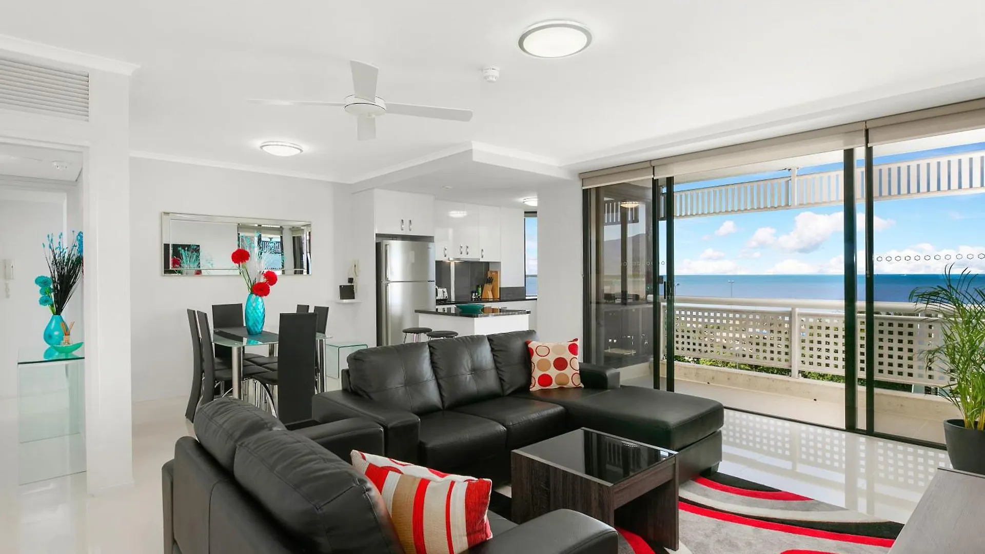 Cairns Luxury Waterview Apartment location