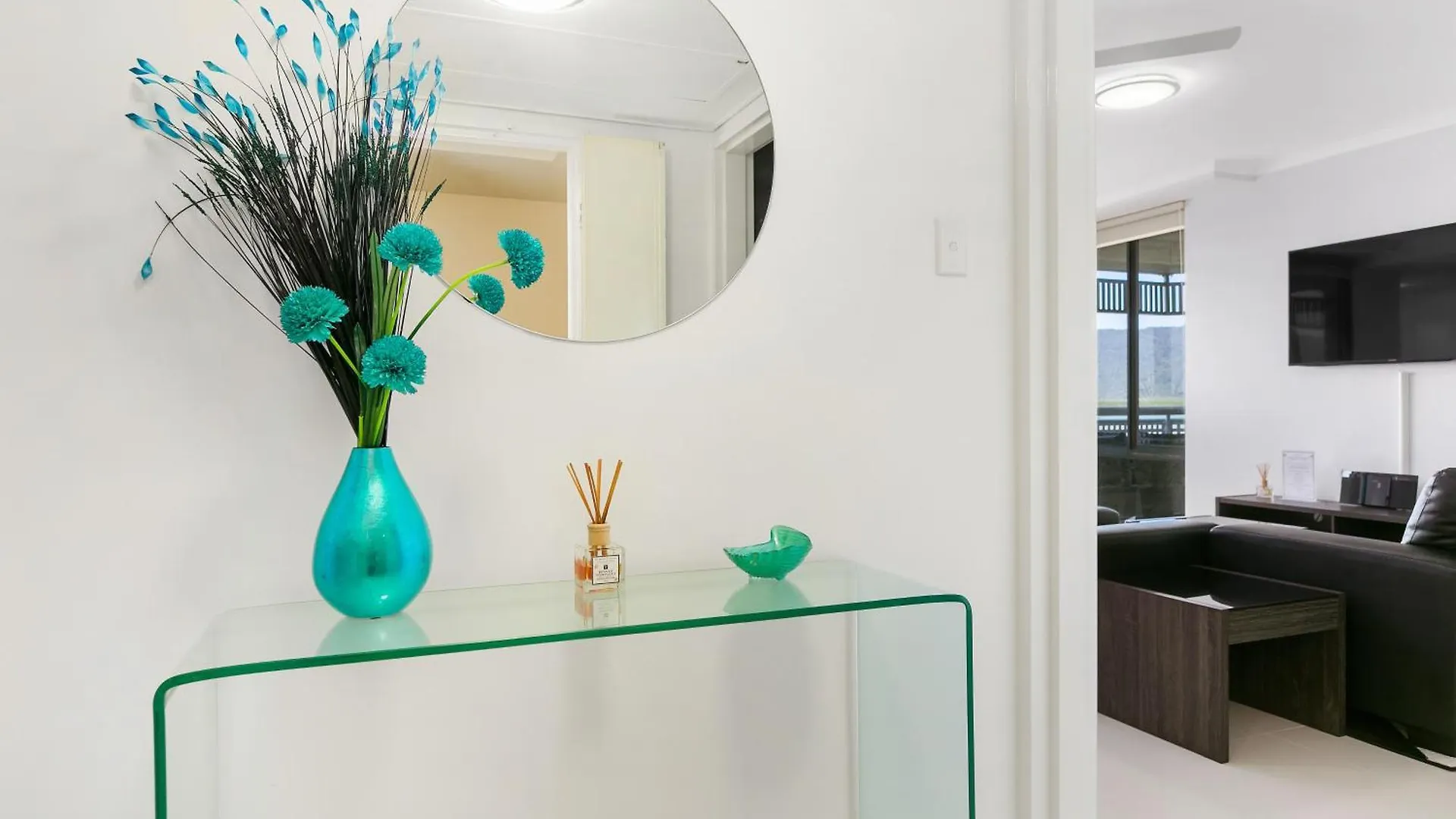 Cairns Luxury Waterview Apartment